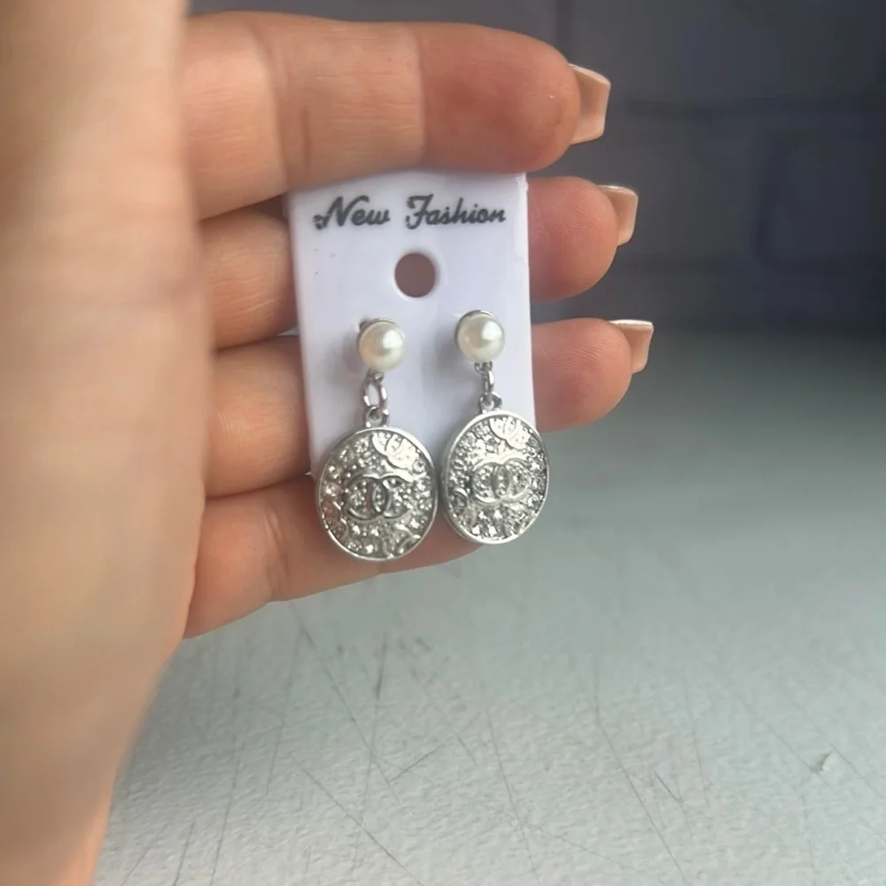 NEW stainless steel Silver and White Dangle Earrings new